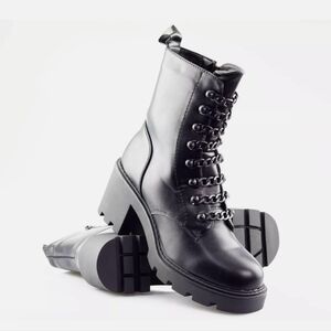 Chunky Chian Block Heel Combat Boots! (W-11)